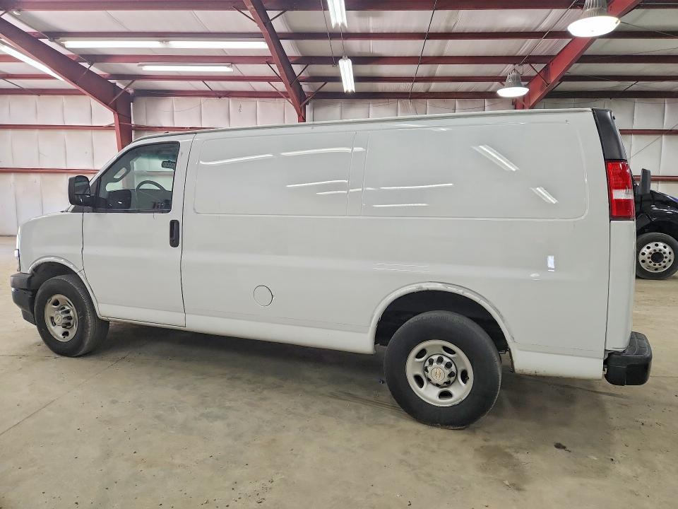 52748866 :رقم المزاد ، 1GCWGAFP8N1173749 vin ، 2022 Chevrolet Express 25 مزاد بيع