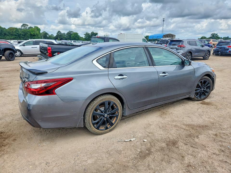 54520736 :رقم المزاد ، 1N4AL3AP8JC200543 vin ، 2018 Nissan Altima مزاد بيع