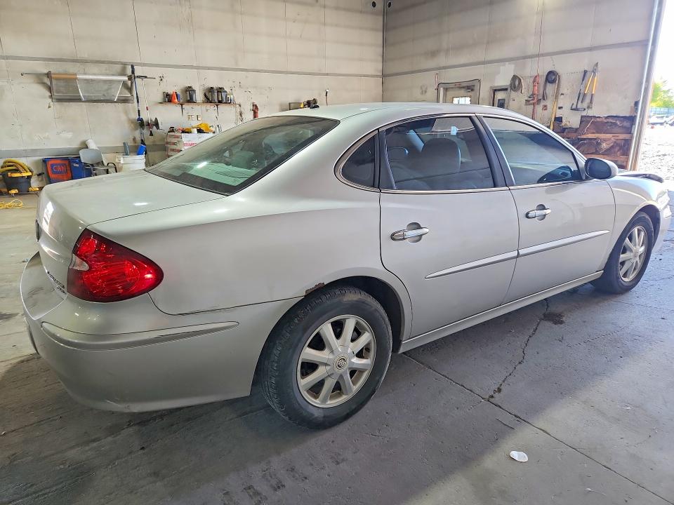 53428126 :رقم المزاد ، 2G4WD532051225874 vin ، 2005 Buick Lacrosse مزاد بيع