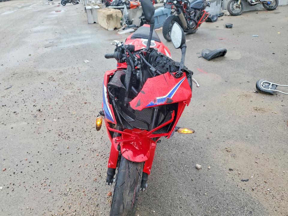 53741126 :رقم المزاد ، MLHRH1551T5200383 vin ، 2026 Honda Cbr650 مزاد بيع