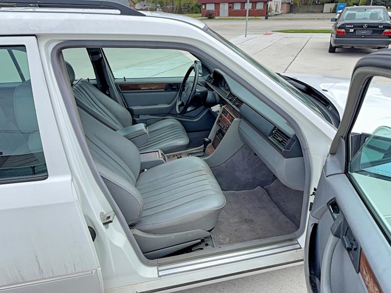 52905166 :رقم المزاد ، WDBEA92E2SF296279 vin ، 1995 Mercedes-benz E مزاد بيع