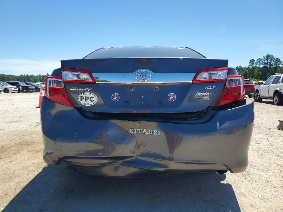 53579396 :رقم المزاد ، 4T4BF1FKXDR279138 vin ، 2013 Toyota Camry مزاد بيع