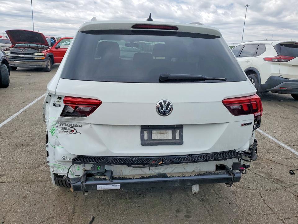 2021 Volkswagen Tiguan მანქანა იყიდება აუქციონზე, vin: 3VV2B7AX0MM071677, აუქციონის ნომერი: 53016146