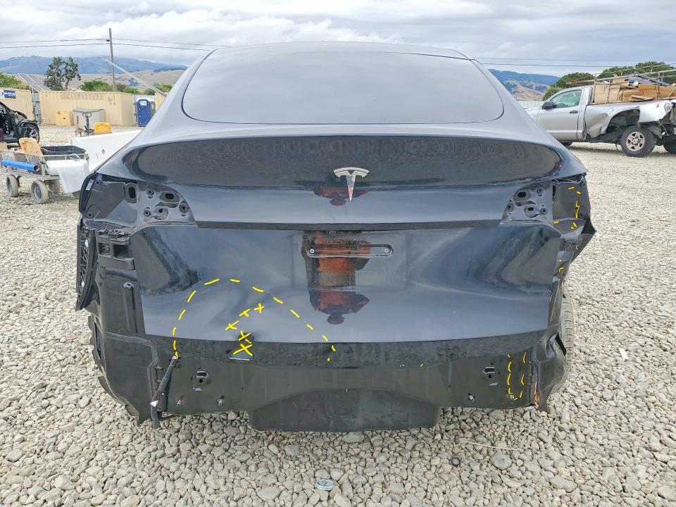 2025 Tesla Model Y მანქანა იყიდება აუქციონზე, vin: 7SAYGDED3SF306070, აუქციონის ნომერი: 52268646