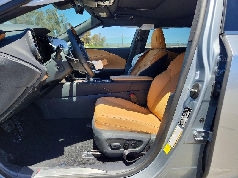 Aukcja sprzedaży 2026 Lexus Rx 450h+, vin: JTJCJMGA4T2042645, numer aukcji: 53958176