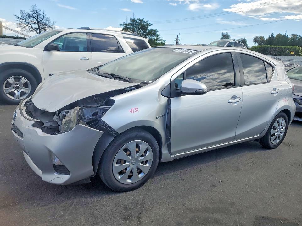 Продажа на аукционе авто 2013 Toyota Prius C, vin: JTDKDTB38D1051980, номер лота: 55079886
