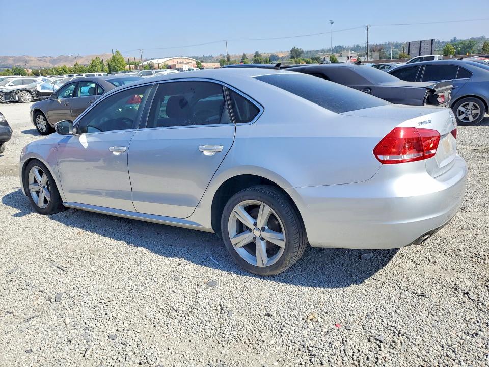 53551856 :رقم المزاد ، 1VWBP7A32DC037705 vin ، 2013 Volkswagen Passat مزاد بيع