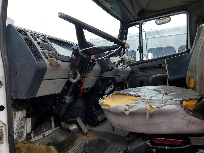 52840336 :رقم المزاد ، 1FUBBUDC44HM87511 vin ، 2004 Freightliner Fl70 مزاد بيع