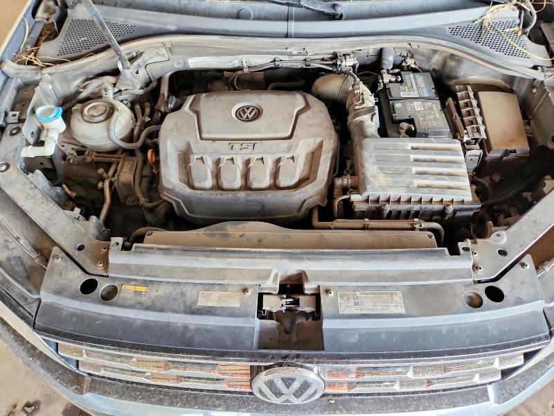 52031016 :رقم المزاد ، 3VV3B7AX0JM043877 vin ، 2018 Volkswagen Tiguan مزاد بيع