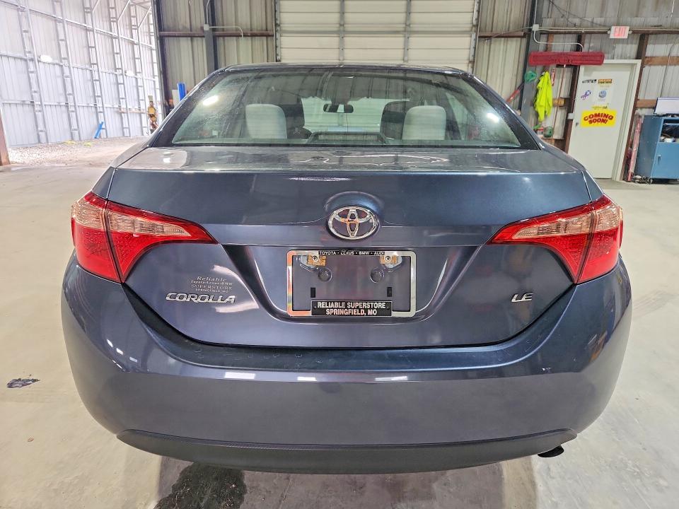 52764776 :رقم المزاد ، 5YFBURHE0JP844581 vin ، 2018 Toyota Corolla مزاد بيع
