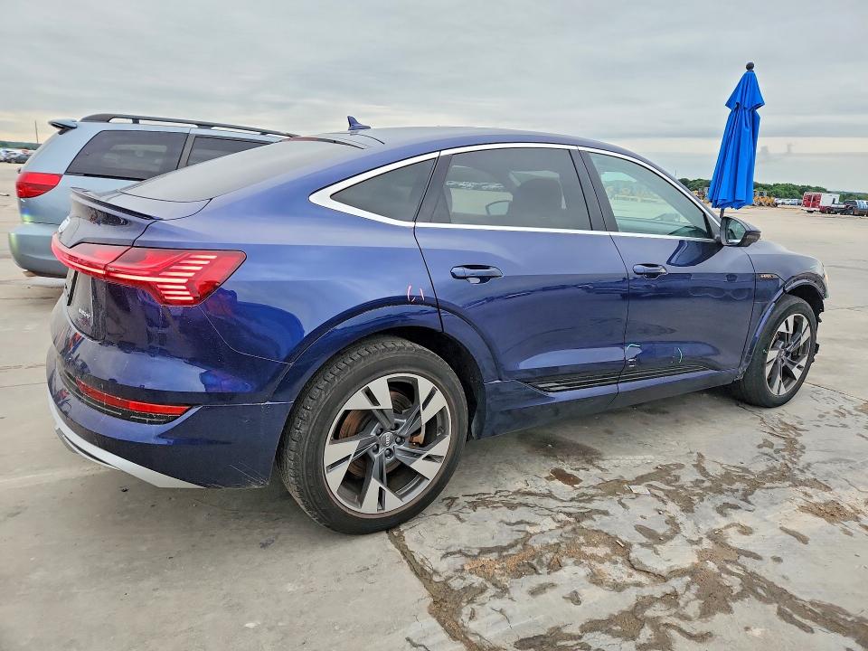 Продажа на аукционе авто 2021 Audi E-tron, vin: WA12AAGE5MB001582, номер лота: 52018686