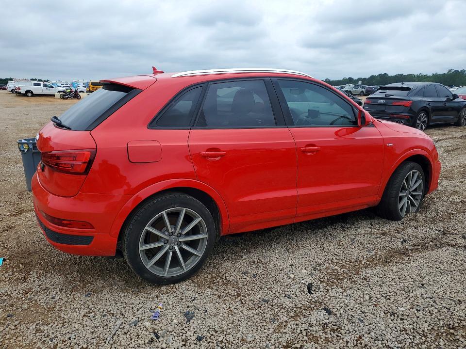 52018586 :رقم المزاد ، WA1BCCFS3JR032278 vin ، 2018 Audi Q3 مزاد بيع