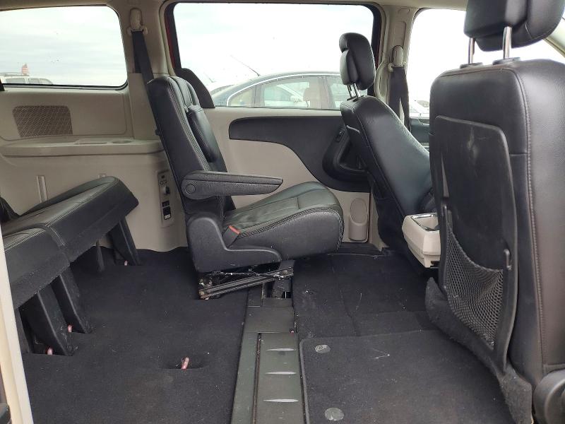 53715286 :رقم المزاد ، 2C4RC1BG9FR538516 vin ، 2015 Chrysler Town & Country مزاد بيع