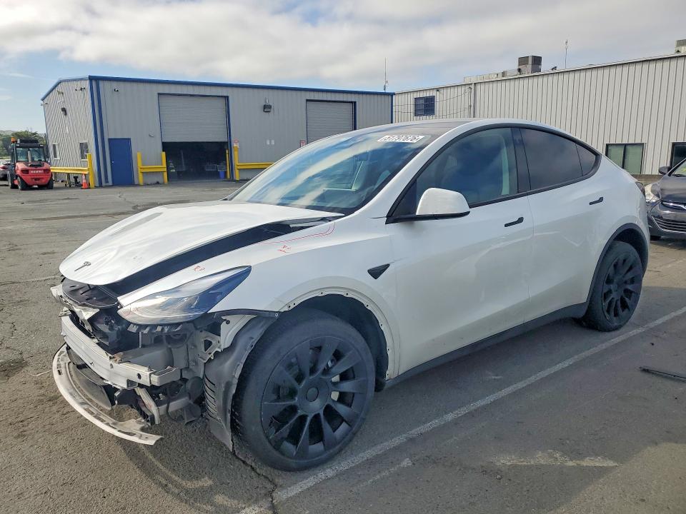 51797676 :رقم المزاد ، 7SAYGDEE0PF691586 vin ، 2023 Tesla Model Y مزاد بيع