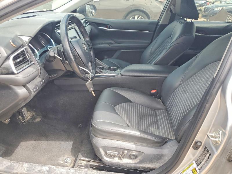 53934016 :رقم المزاد ، 4T1B11HK5JU107570 vin ، 2018 Toyota Camry مزاد بيع