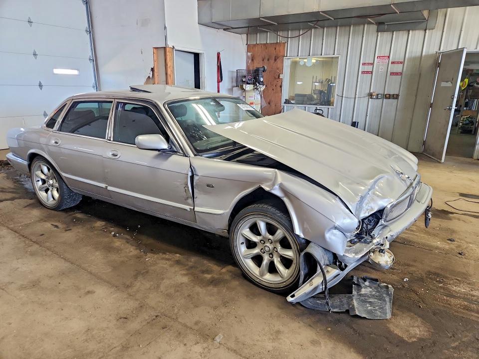 55168276 :رقم المزاد ، SAJDA15B9YMF18129 vin ، 2000 Jaguar Xjr مزاد بيع