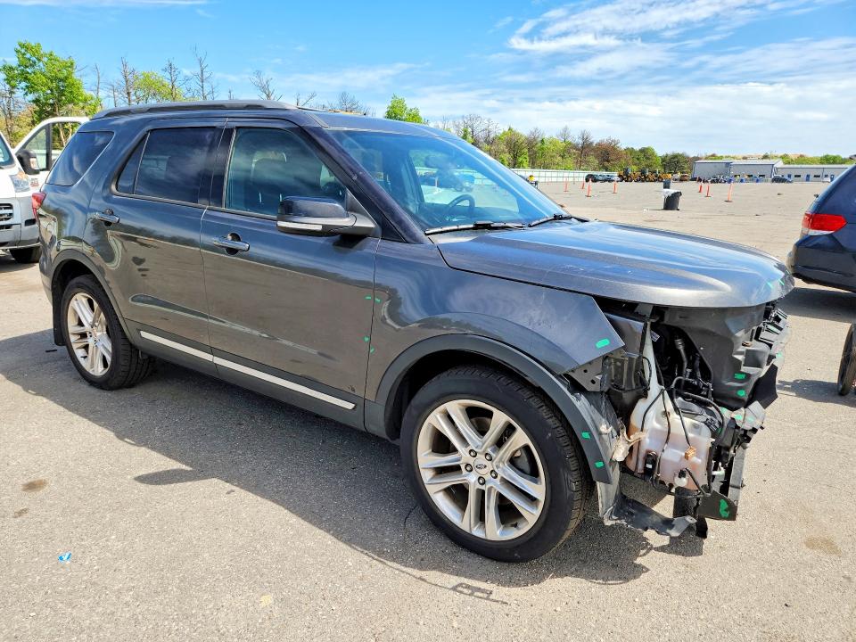 54867446 :رقم المزاد ، 1FM5K8D86HGD71953 vin ، 2017 Ford Explorer مزاد بيع