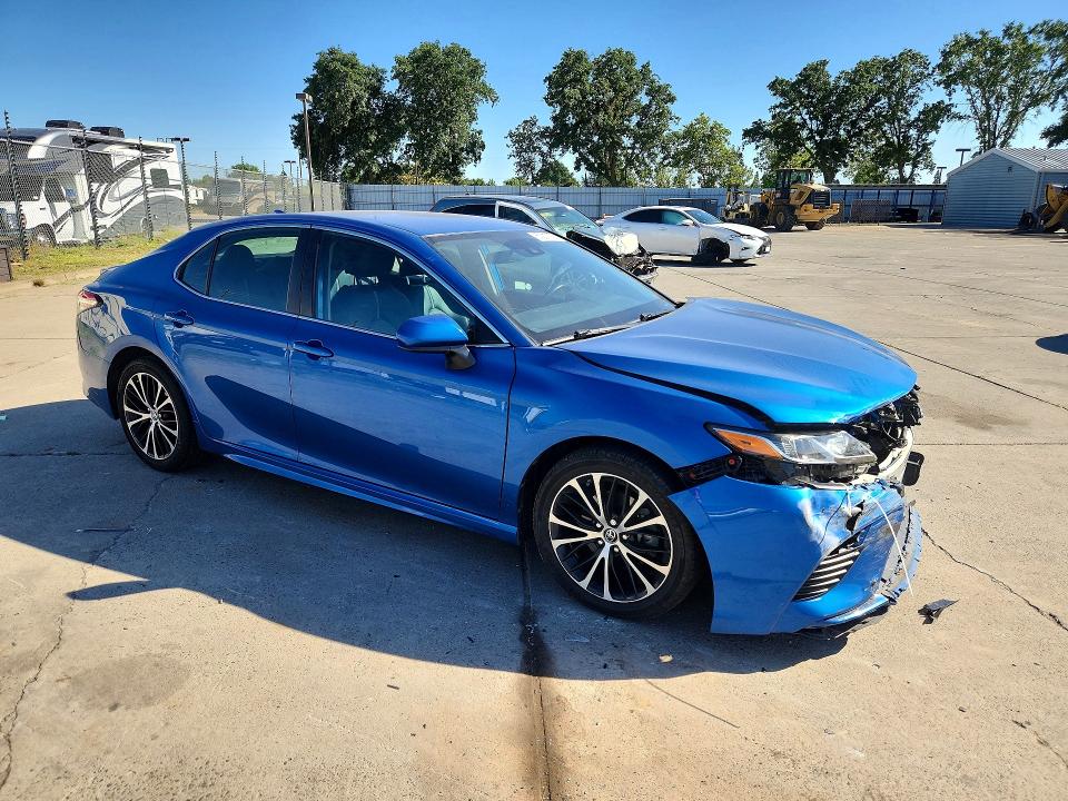 53217926 :رقم المزاد ، 4T1B11HKXKU219203 vin ، 2019 Toyota Camry مزاد بيع