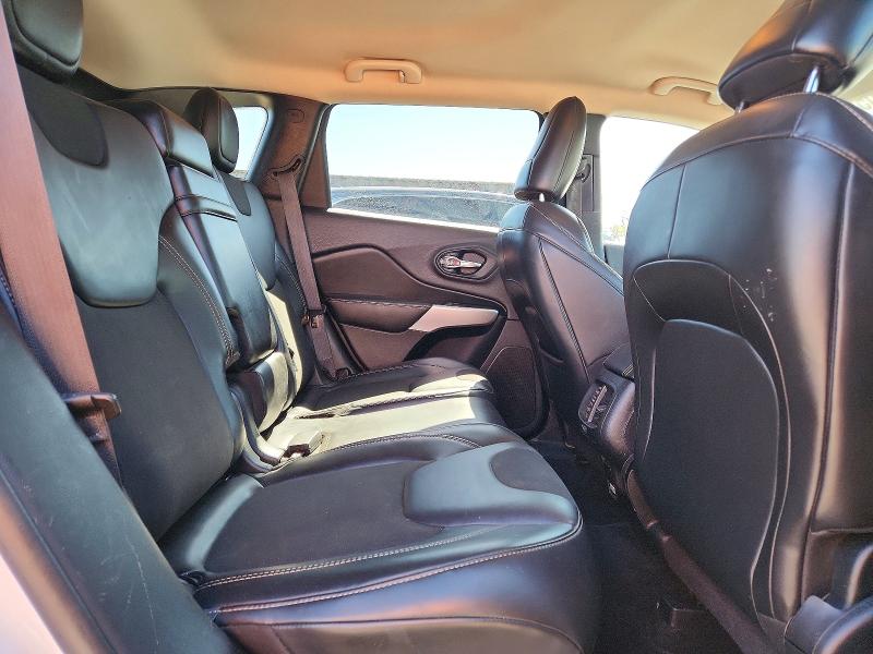 53059716 :رقم المزاد ، 1C4PJLLB9JD563827 vin ، 2018 Jeep Cherokee مزاد بيع
