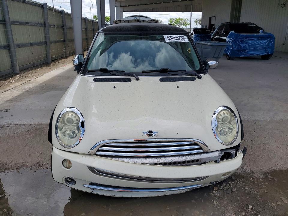 2006 Mini Cooper მანქანა იყიდება აუქციონზე, vin: WMWRC33586TJ75849, აუქციონის ნომერი: 53065236
