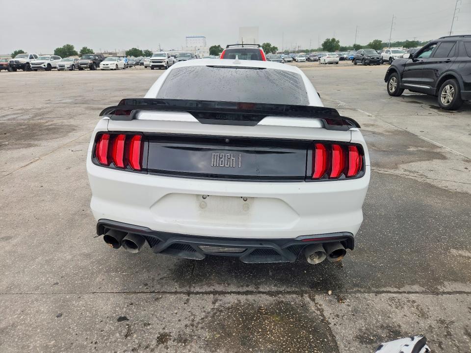 52451026 :رقم المزاد ، 1FA6P8R04M5555765 vin ، 2021 Ford Mustang مزاد بيع