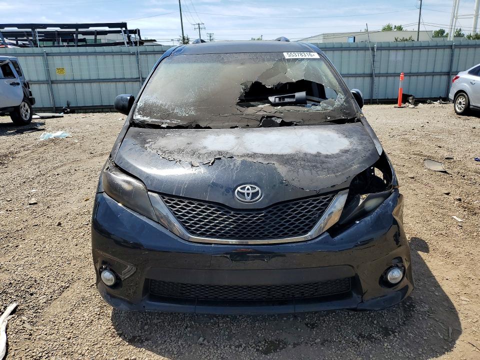 Продажа на аукционе авто 2015 Toyota Sienna, vin: 5TDXK3DC0FS597879, номер лота: 55378316