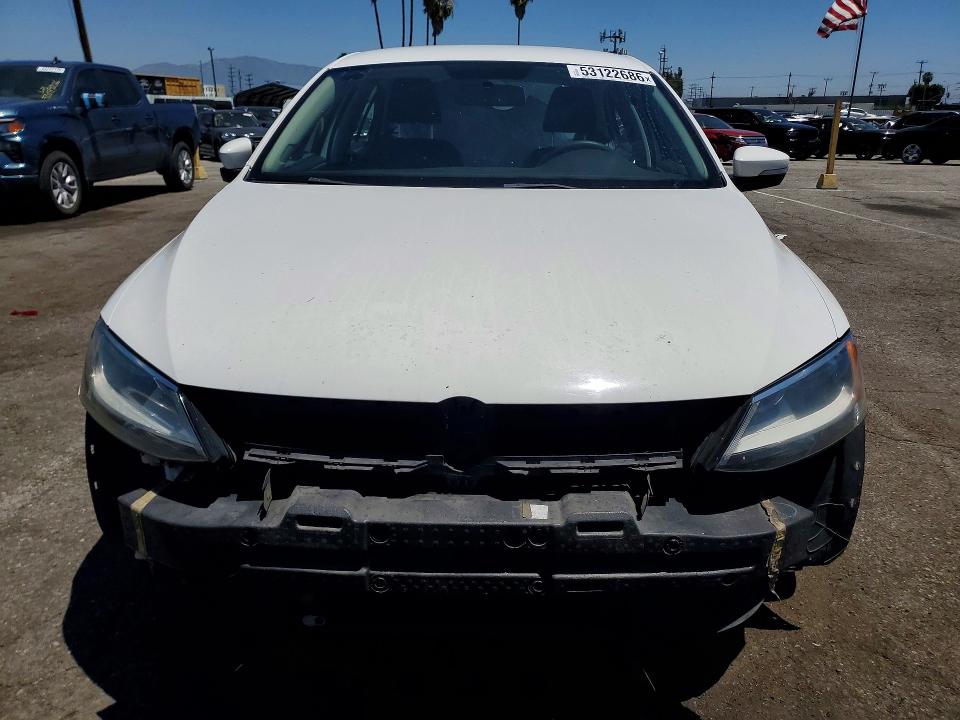 53122686 :رقم المزاد ، 3VWDP7AJ3DM409235 vin ، 2013 Volkswagen Jetta مزاد بيع