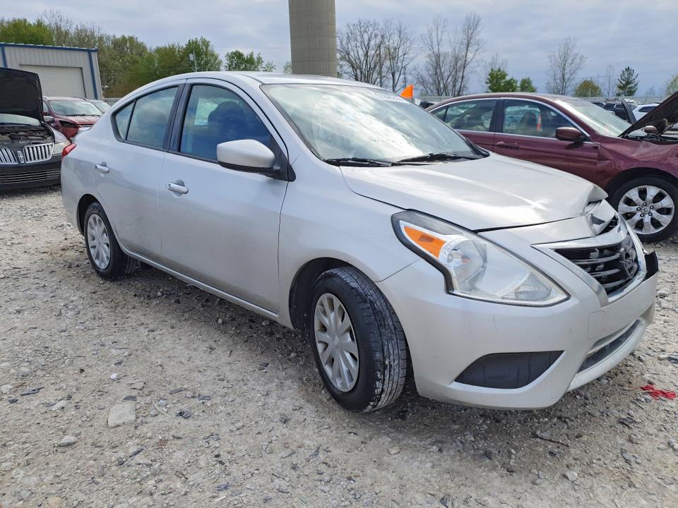 51840216 :رقم المزاد ، 3N1CN7AP3JL831566 vin ، 2018 Nissan Versa مزاد بيع