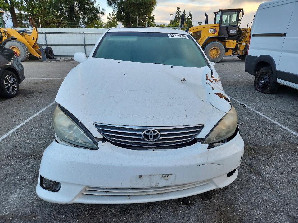 55221276 :رقم المزاد ، 4T1BF32K35U085063 vin ، 2005 Toyota Camry مزاد بيع