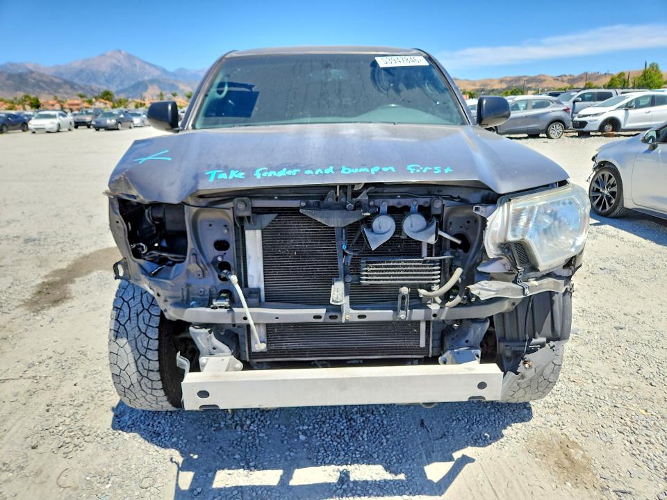 Продажа на аукционе авто 2015 Toyota Tacoma, vin: 3TMMU4FN3FM085728, номер лота: 53947846