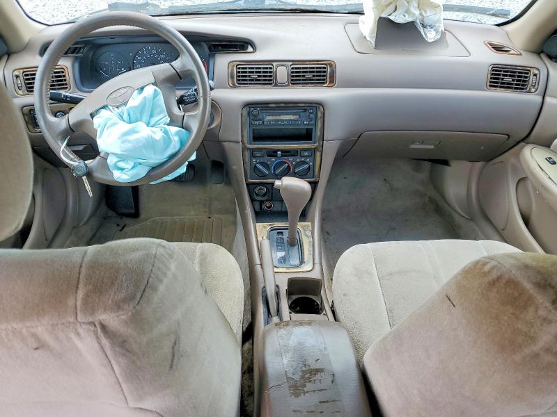 54042666 :رقم المزاد ، 4T1BF28K4WU047182 vin ، 1998 Toyota Camry مزاد بيع