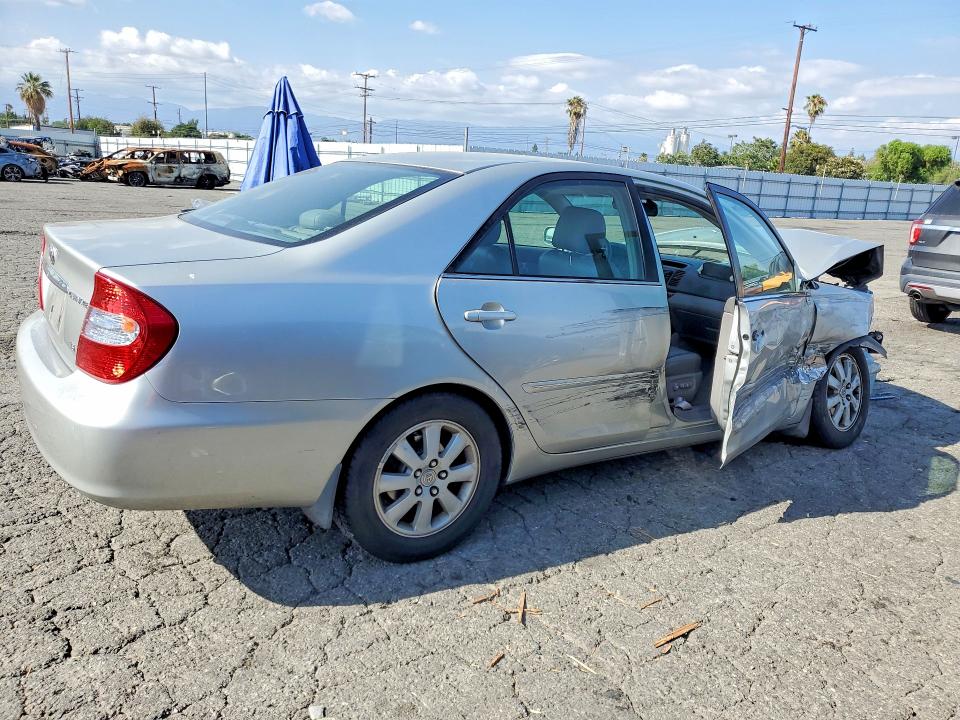 2004 Toyota Camry მანქანა იყიდება აუქციონზე, vin: 4T1BF32K44U066990, აუქციონის ნომერი: 54968046