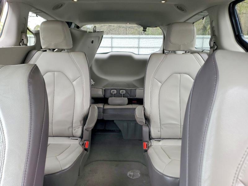 52854336 :رقم المزاد ، 2C4RC1BG8HR592408 vin ، 2017 Chrysler Pacifica مزاد بيع