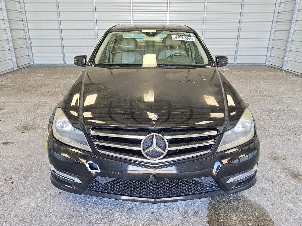 52029336 :رقم المزاد ، WDDGF8AB7ER308920 vin ، 2014 Mercedes-benz C مزاد بيع