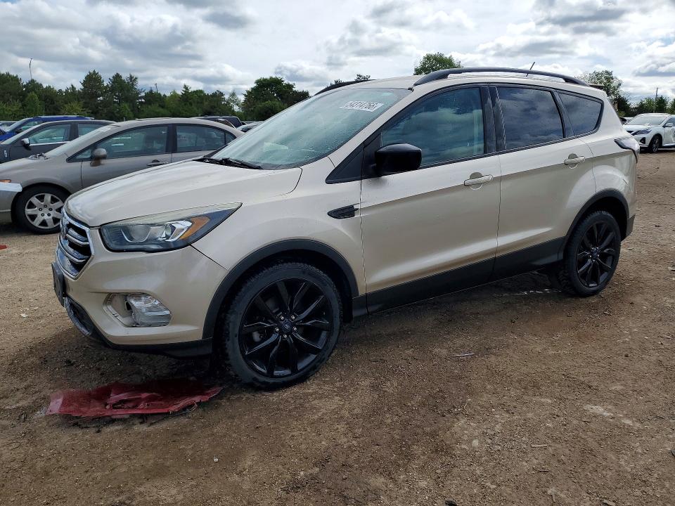 2018 Ford Escape მანქანა იყიდება აუქციონზე, vin: 1FMCU0GDXJUB21506, აუქციონის ნომერი: 54314766