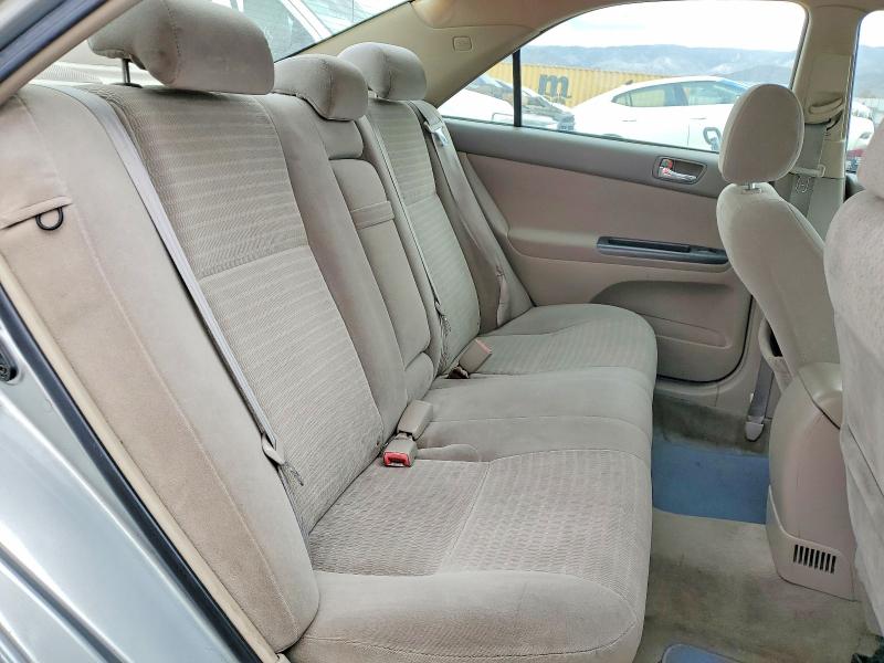 51893186 :رقم المزاد ، 4T1BE30K55U509042 vin ، 2005 Toyota Camry مزاد بيع