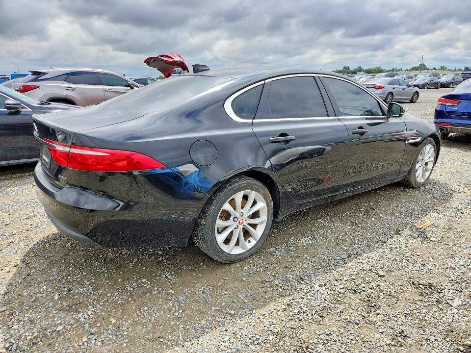 Продажа на аукционе авто 2017 Jaguar Xf, vin: SAJBD4BN0HCY47285, номер лота: 52250136