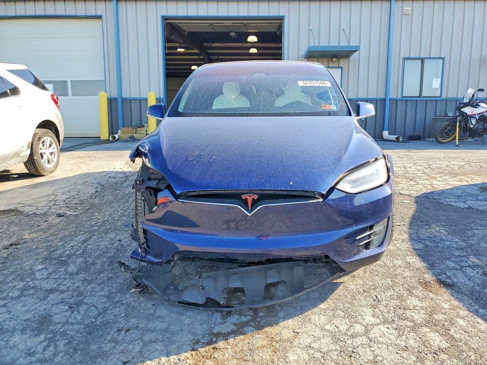 Продажа на аукционе авто 2019 Tesla Model X, vin: 5YJXCAE27KF152626, номер лота: 52351506