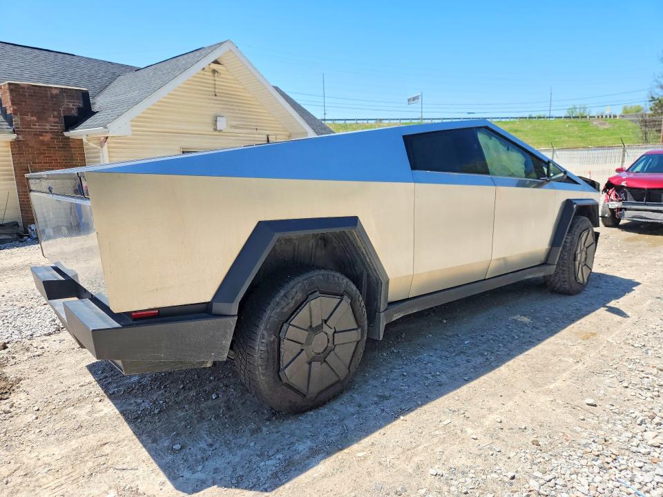 Продажа на аукционе авто 2025 Tesla Cybertruck, vin: 7G2CEHED1SA061056, номер лота: 52225296