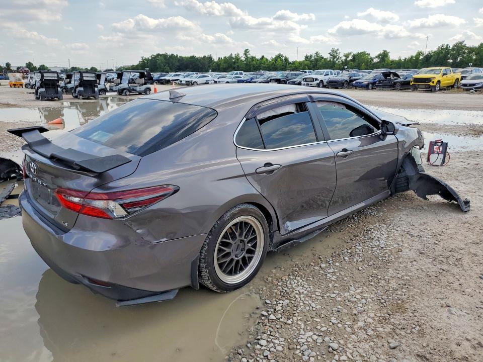 55315366 :رقم المزاد ، 4T1C11AKXPU725555 vin ، 2023 Toyota Camry مزاد بيع