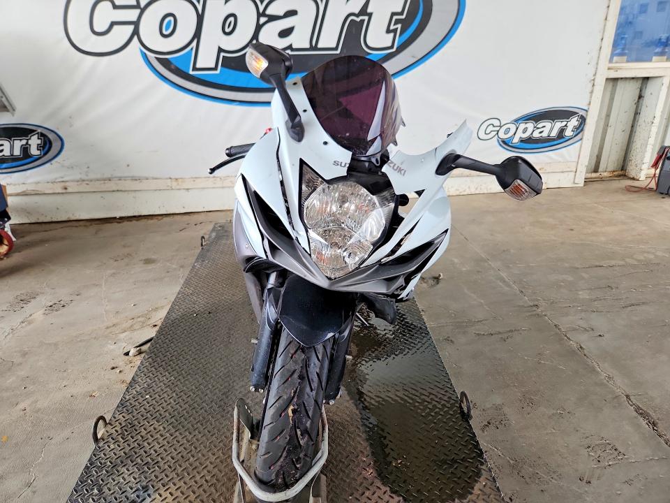 55216486 :رقم المزاد ، JS1GN7FA8F2101495 vin ، 2015 Suzuki Gsx مزاد بيع