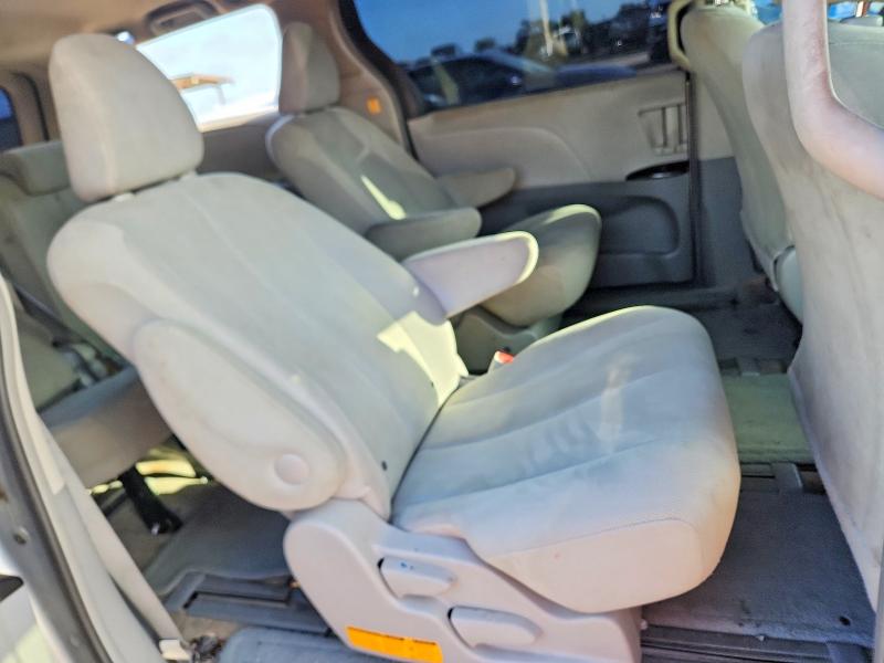 Продажа на аукционе авто 2012 Toyota Sienna, vin: 5TDKA3DC7CS015690, номер лота: 48316296
