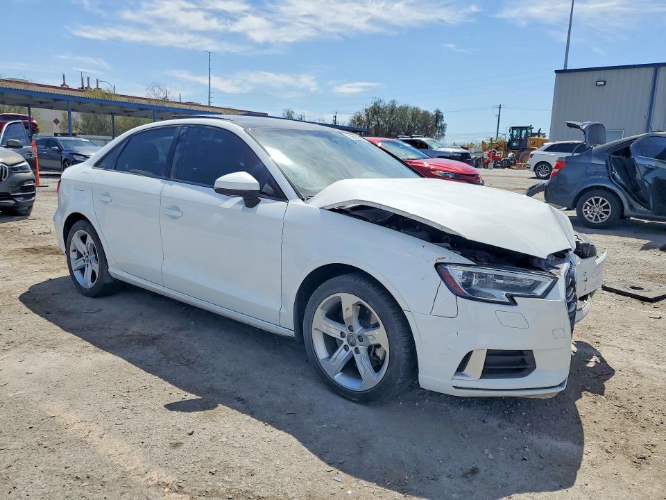 Продажа на аукционе авто 2017 Audi A3, vin: WAUAUGFFXH1035645, номер лота: 53690956