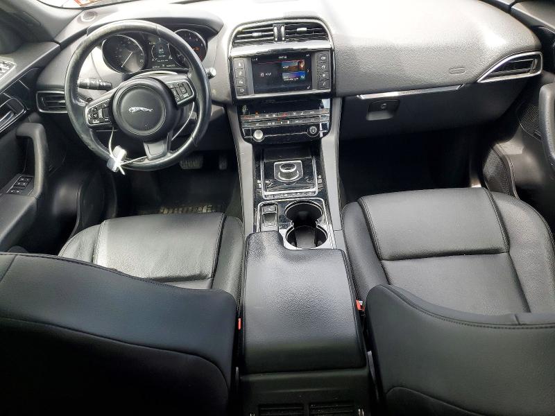 54620106 :رقم المزاد ، SADCJ2BV7HA050368 vin ، 2017 Jaguar F-pace مزاد بيع