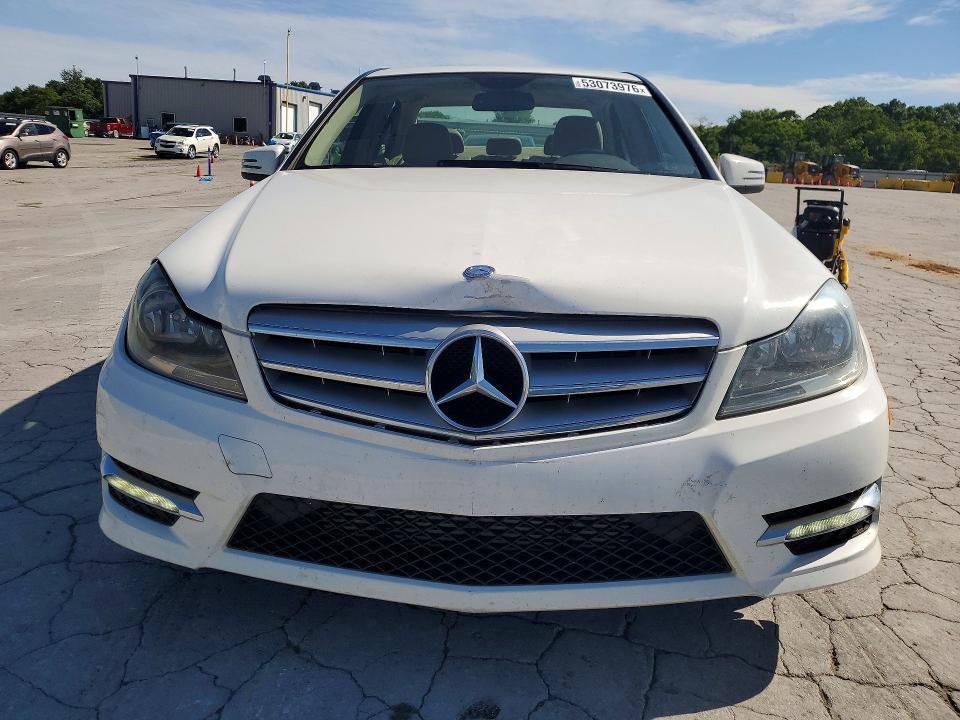 53073976 :رقم المزاد ، WDDGF4HB8DR296757 vin ، 2013 Mercedes-benz C مزاد بيع