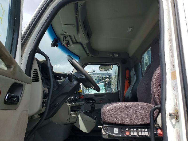 Продажа на аукционе авто 2018 Peterbilt 579, vin: 1XPBA48XXJD477591, номер лота: 53848196