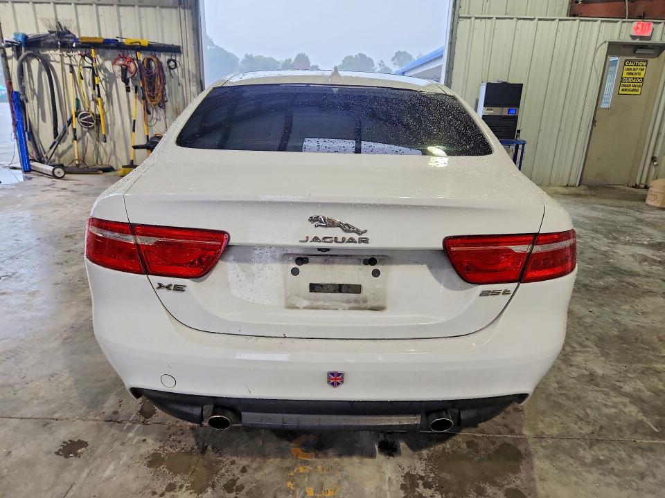 Продаж на аукціоні авто 2017 Jaguar Xe, vin: SAJAR4BG7HA978837, номер лоту: 52924966