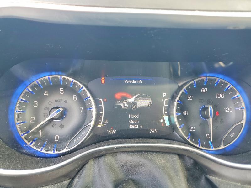51082056 :رقم المزاد ، 2C4RC1GG8HR744518 vin ، 2017 Chrysler Pacifica مزاد بيع