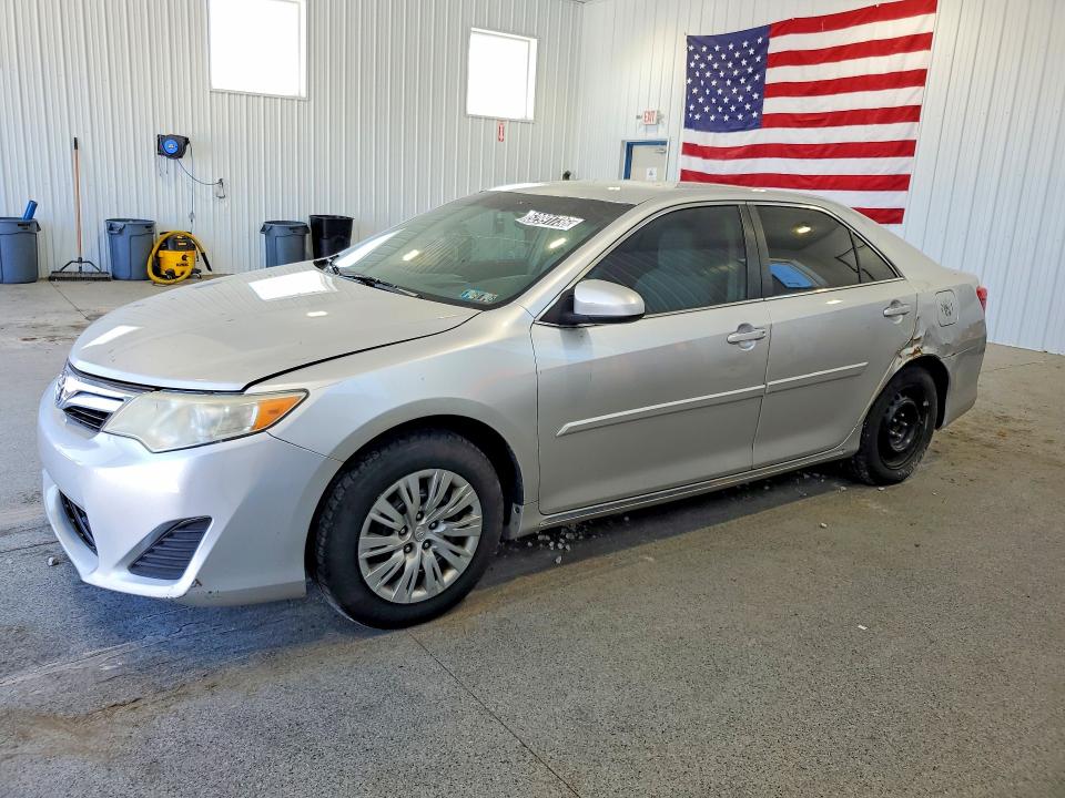 52991736 :رقم المزاد ، 4T1BF1FK1EU423879 vin ، 2014 Toyota Camry مزاد بيع