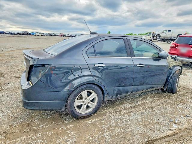 52484276 :رقم المزاد ، 1G1JE5SB2F4174650 vin ، 2015 Chevrolet Sonic مزاد بيع